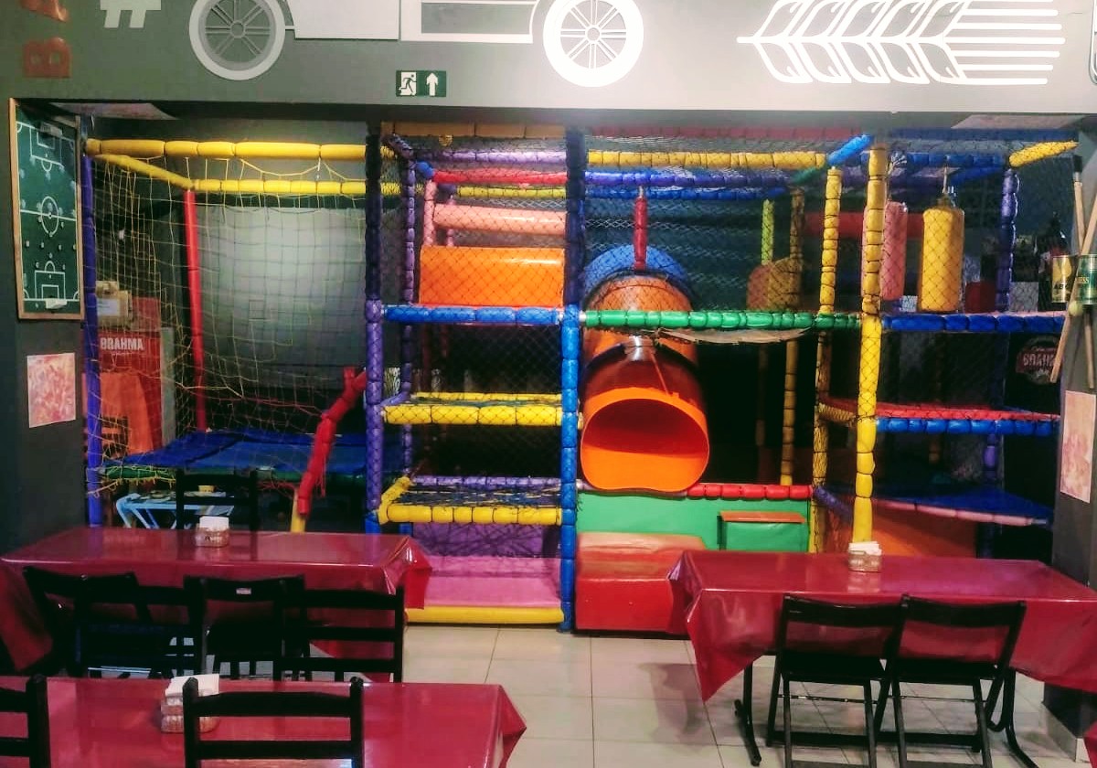 Zona Rural Mega Espaço infantil, Espetaria eBar