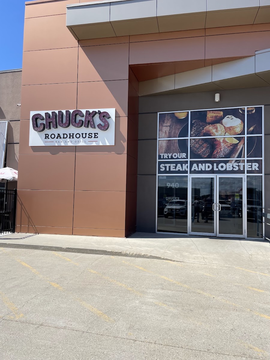 Chuck's Roadhouse Bar & Grill