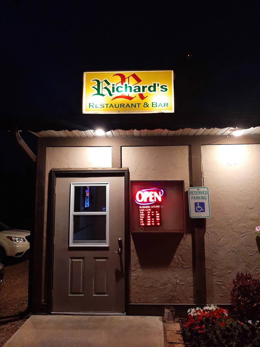 Richard's Restaurant & Bar