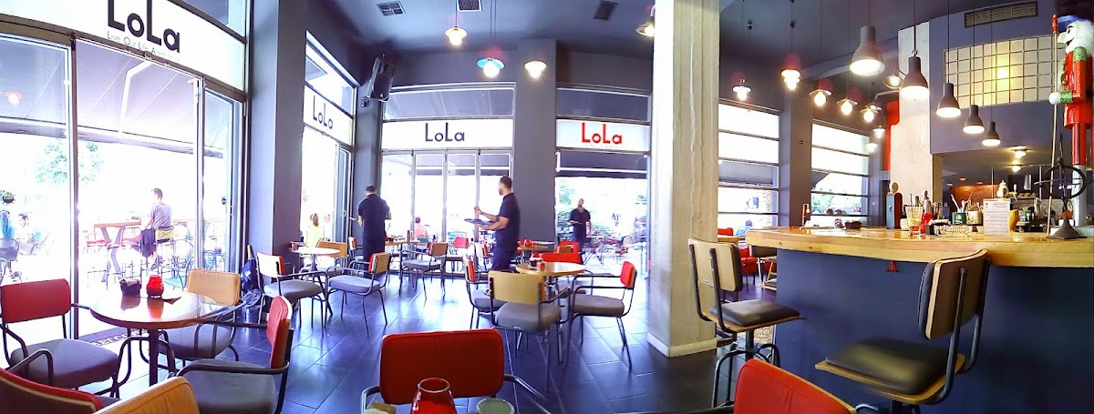 LoLa Cafe