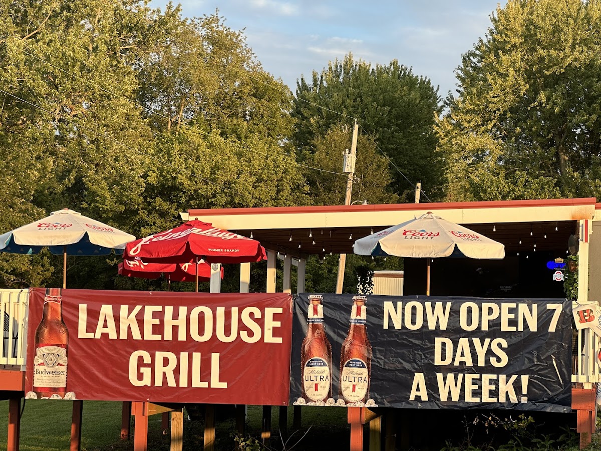 LakeHouse Grill