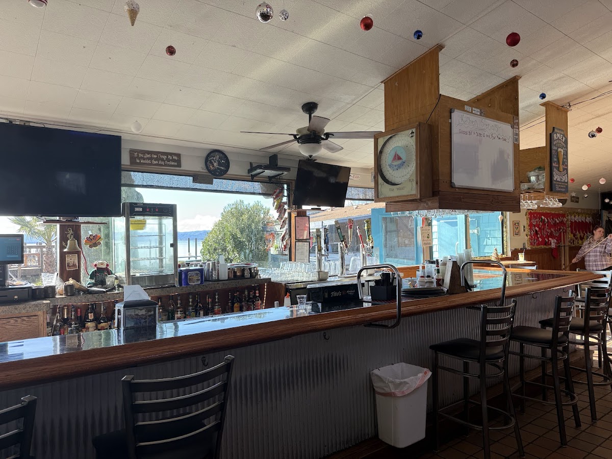Boathouse Bar & Stowaway Grill
