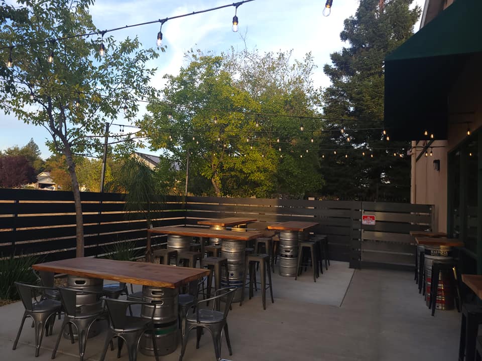 Brick & Barrel Kitchen + Bar