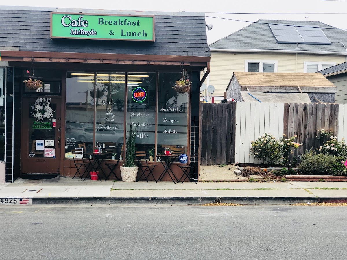 Cafe McBryde
