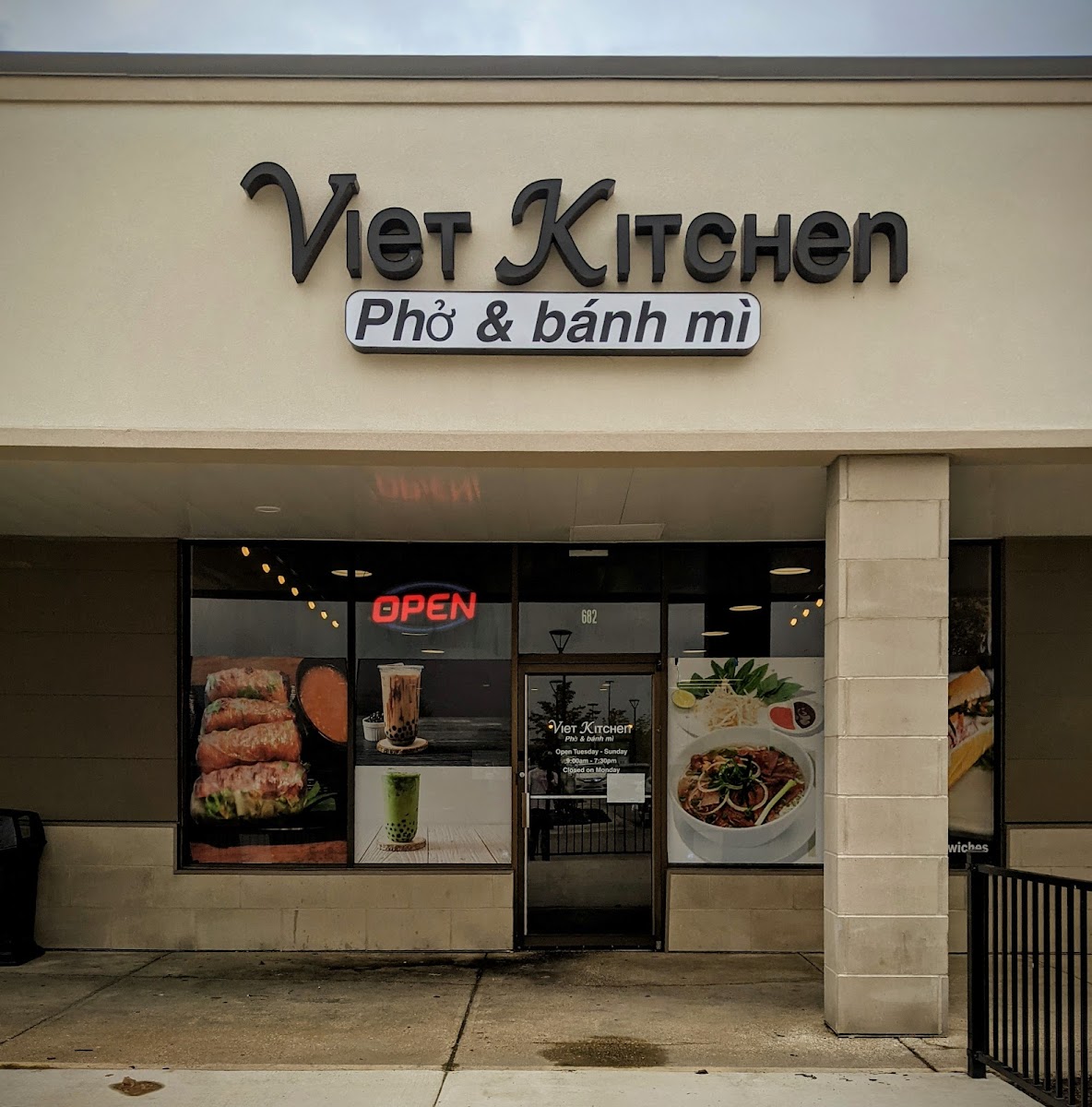 Viet Kitchen - pho & bánh mi
