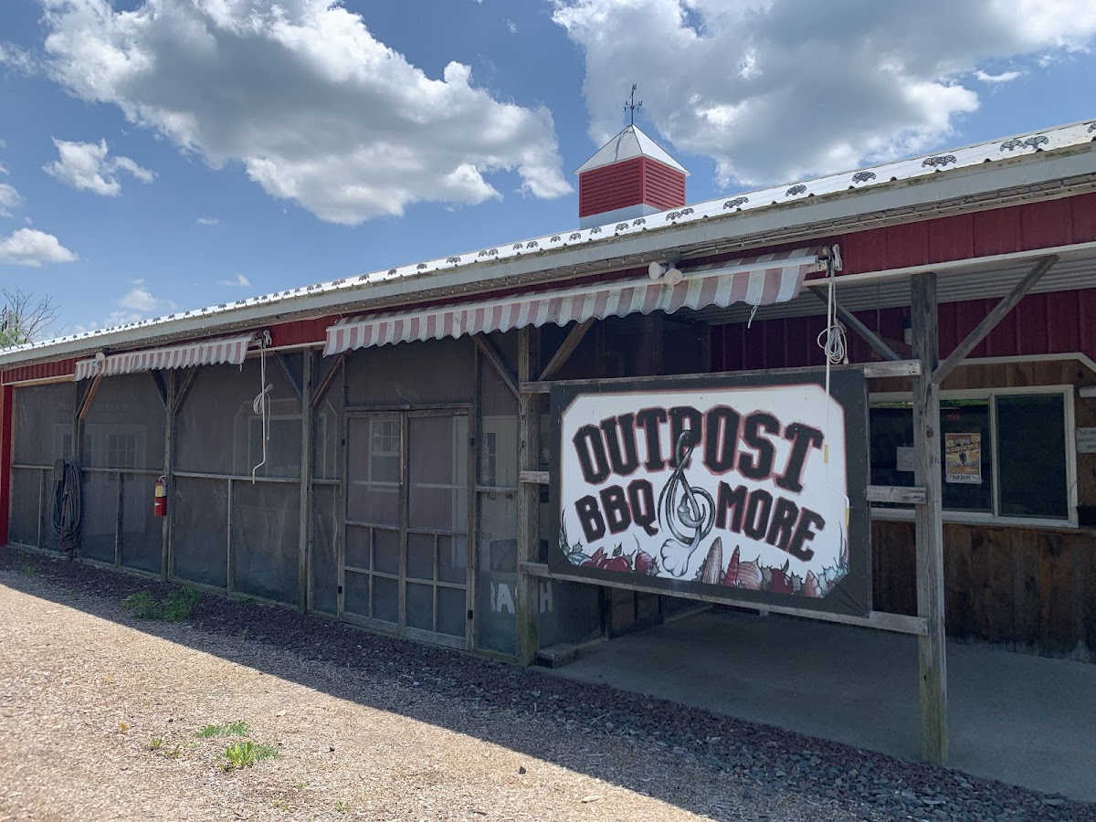 Outpost BBQ at the Kerhonkytonk Roadhouse