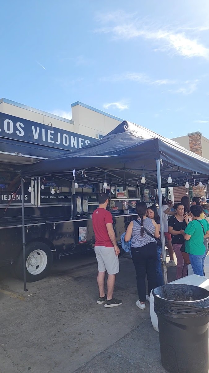 Tacos Los Viejones