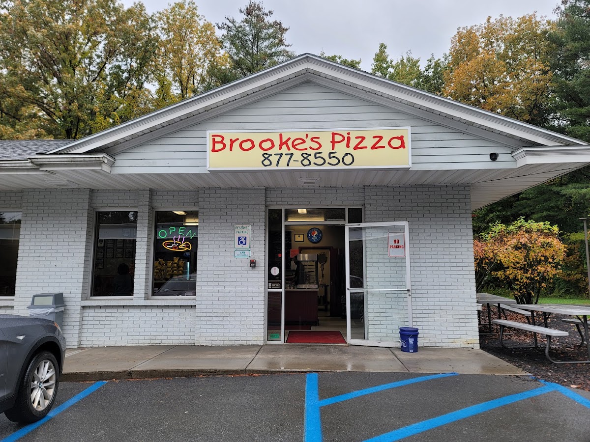 Brooke's Pizza