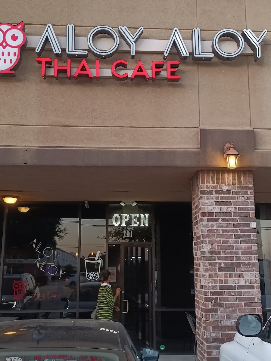 Aloy Aloy Thai Cafe