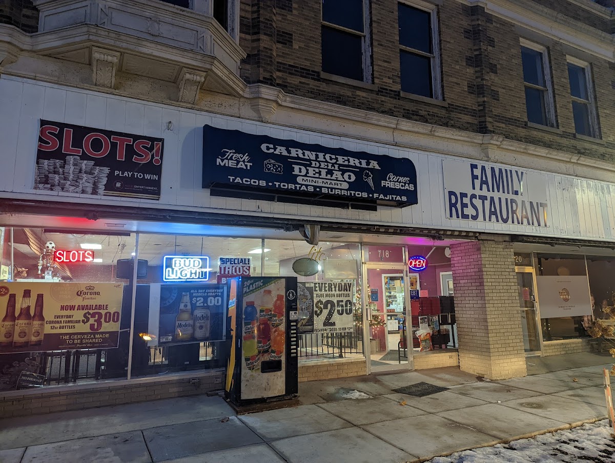 De La O Restaurant & Grocery