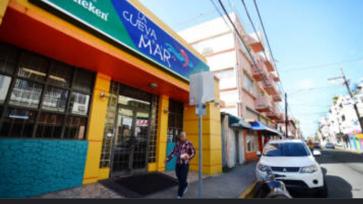 La Cueva del Mar | Calle Loíza