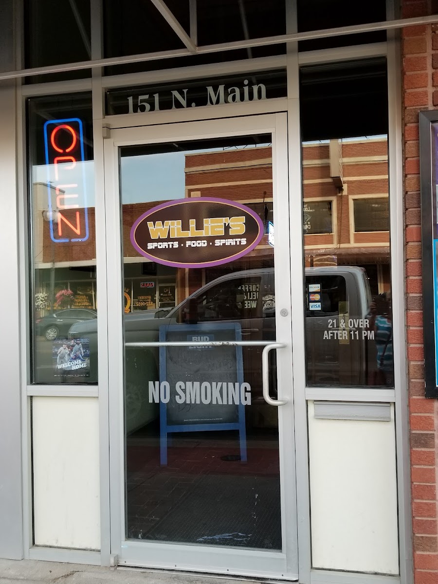 Willie's Sports Bar & Grill