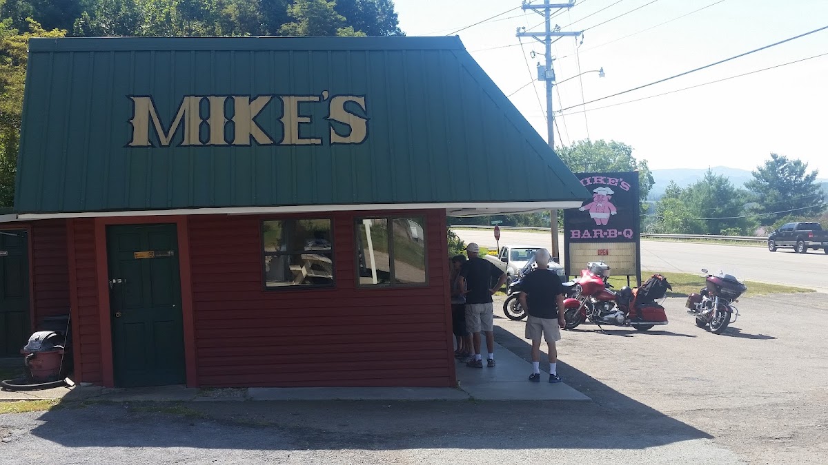 Mike's Bar-B-Q & Sub Shop