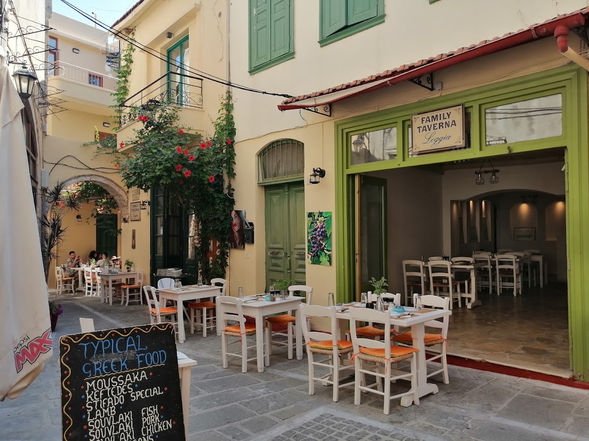 Loggia Taverna