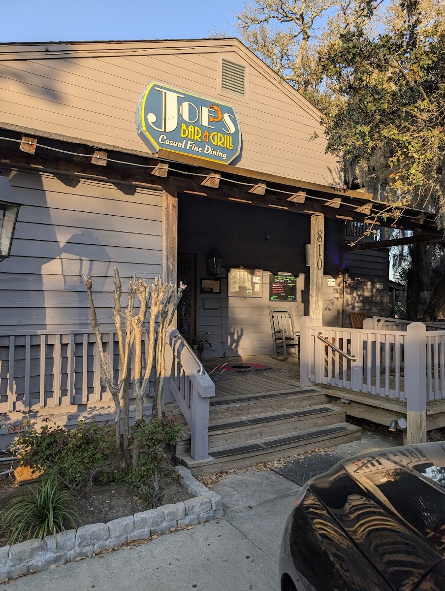 Joe's Bar & Grill