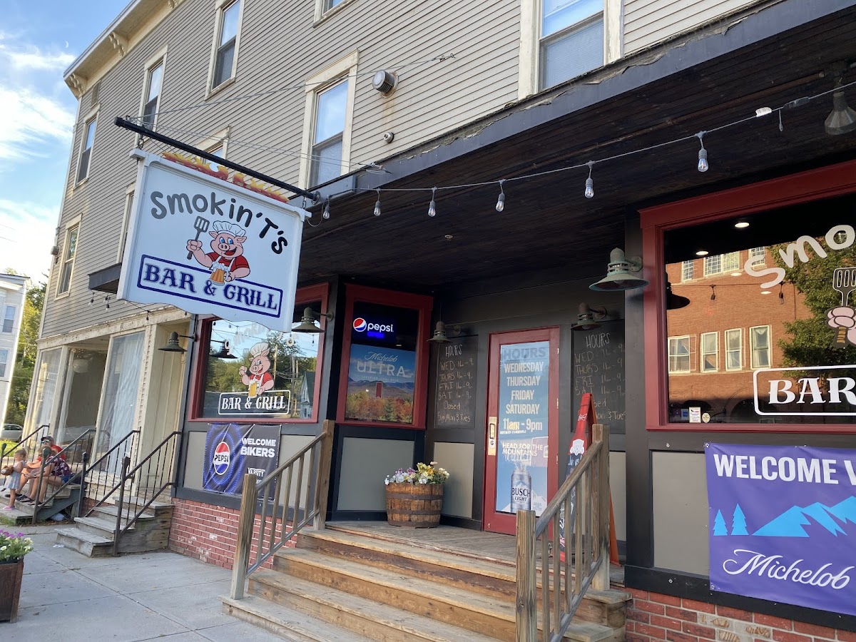 Smokin T's Bar & Grill