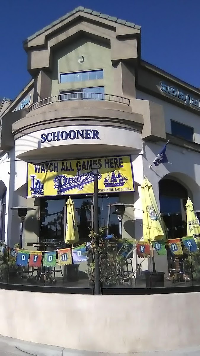 Schooner Bar & Grill