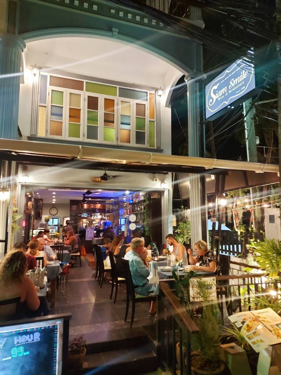 Siam Smile Wine and Restaurant