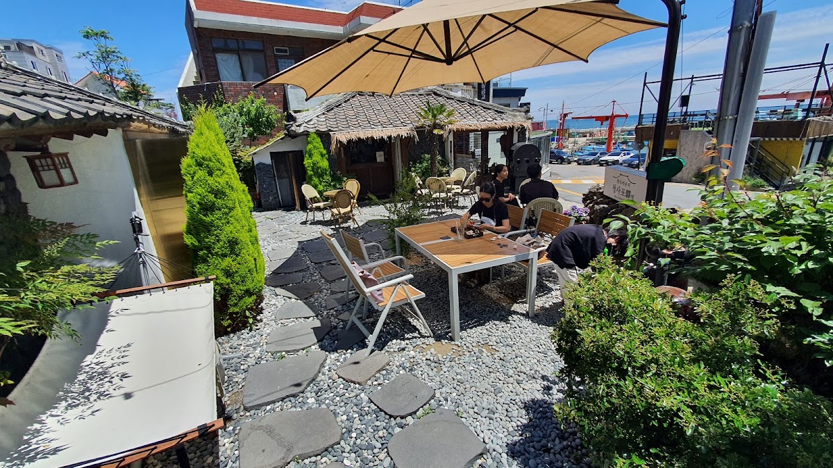 Cheongsapo Hanok Lounge