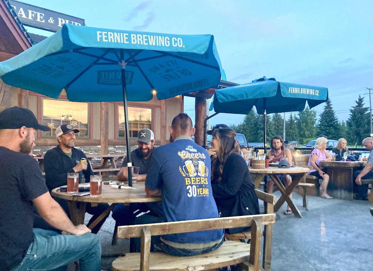 Jaffray Pub & Sunrise Grill