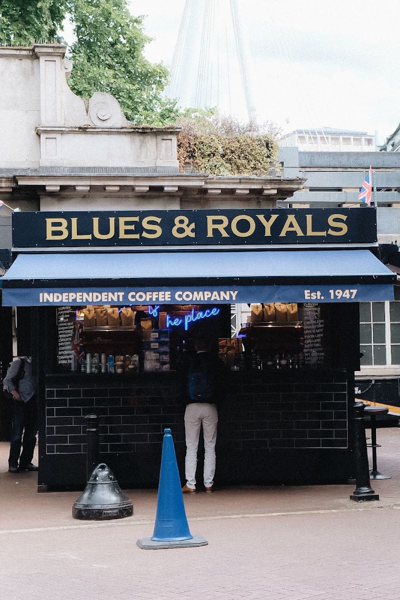 Blues & Royals | Artisan Coffee and Fresh Juices
