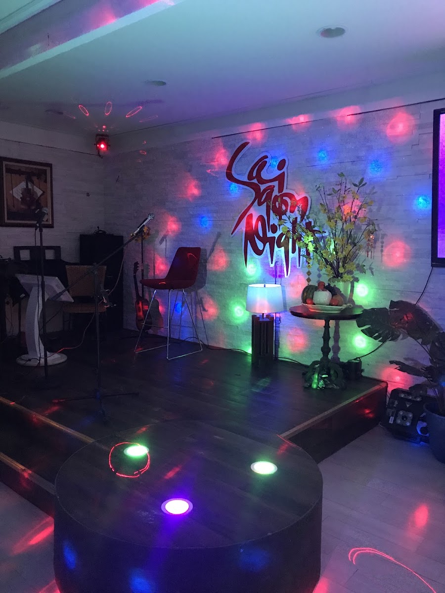 Saigon night restaurant